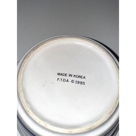 Vintage 1985 F.T.D.A. Chicken Soup Bowl With Dual Handles - Picture 3 of 5